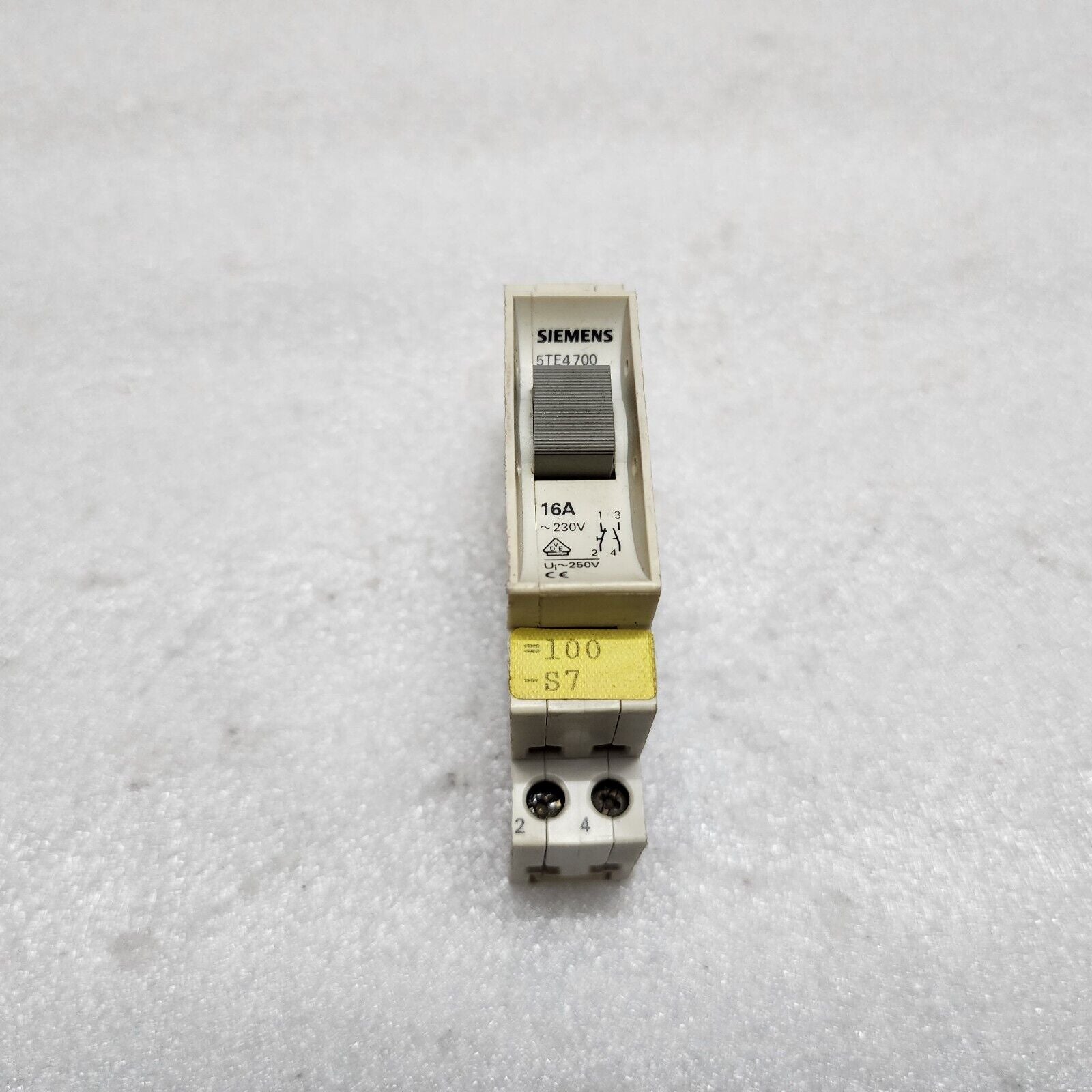 SIEMENS 5TE4700 N-TYPE PUSH BUTTON 16A 230V