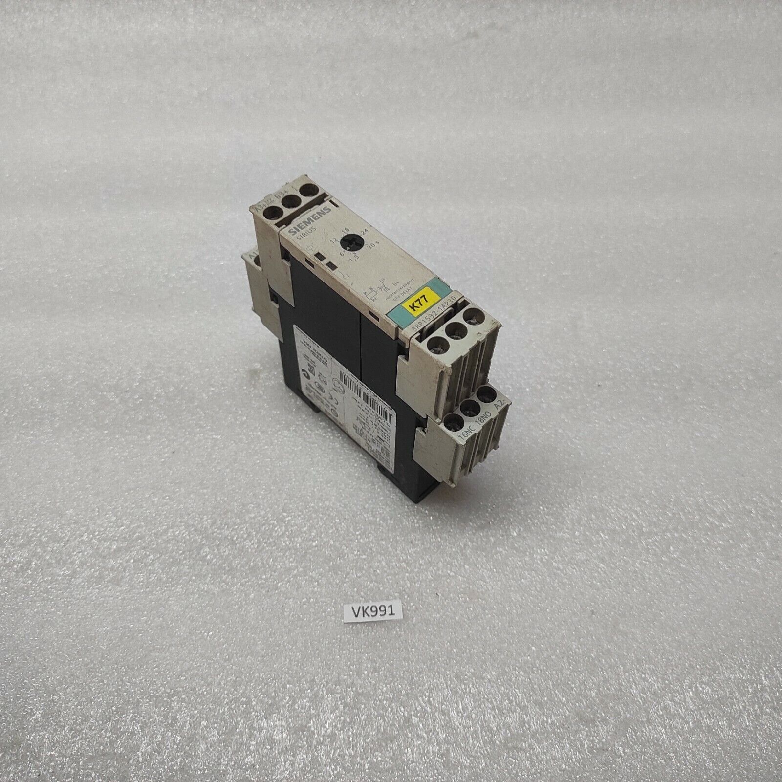 SIEMENS 3RP1532-1AP30 TIMER RELAY 24V