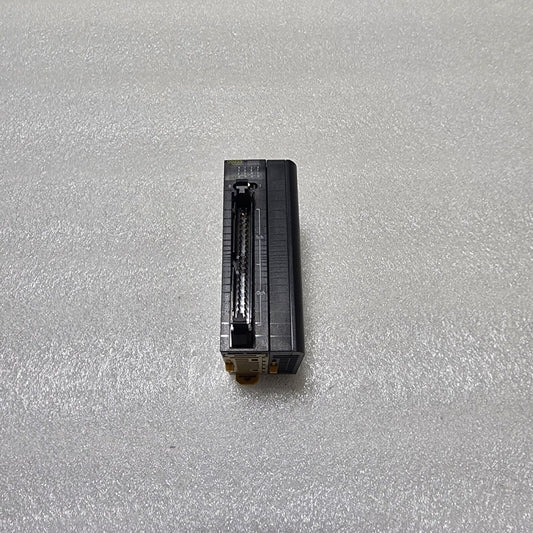 OMRON CJ1W-OD233 OUTPUT UNIT