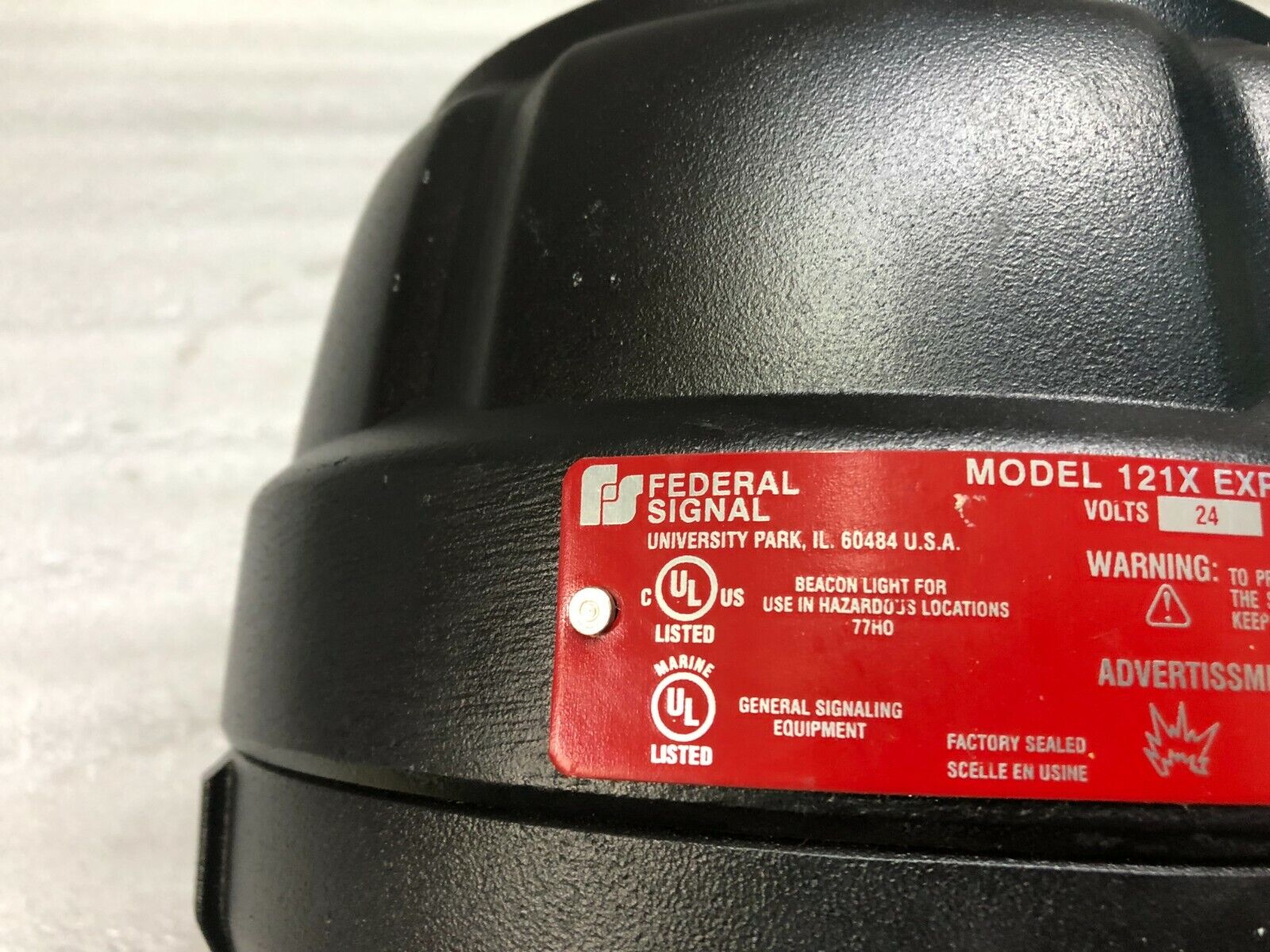 FEDERAL SIGNAL 121X EXPLOSION PROOF STROBE LIGHT 24VDC 25W 