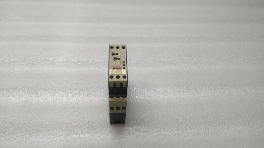 TELEMECANIQUE RE4 TP13BU TIME DELAY RELAY 09972 110-240V/24V/42-48V 0.05S-300H