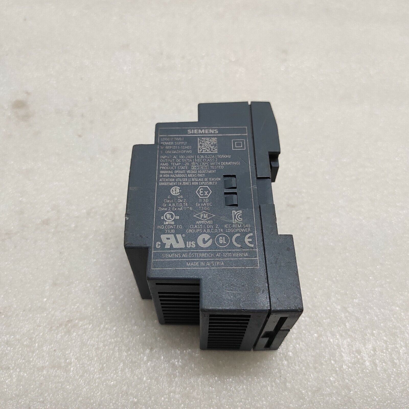 SIEMENS 6EP1311-1SH03 POWER SUPPLY 5VDC 3A