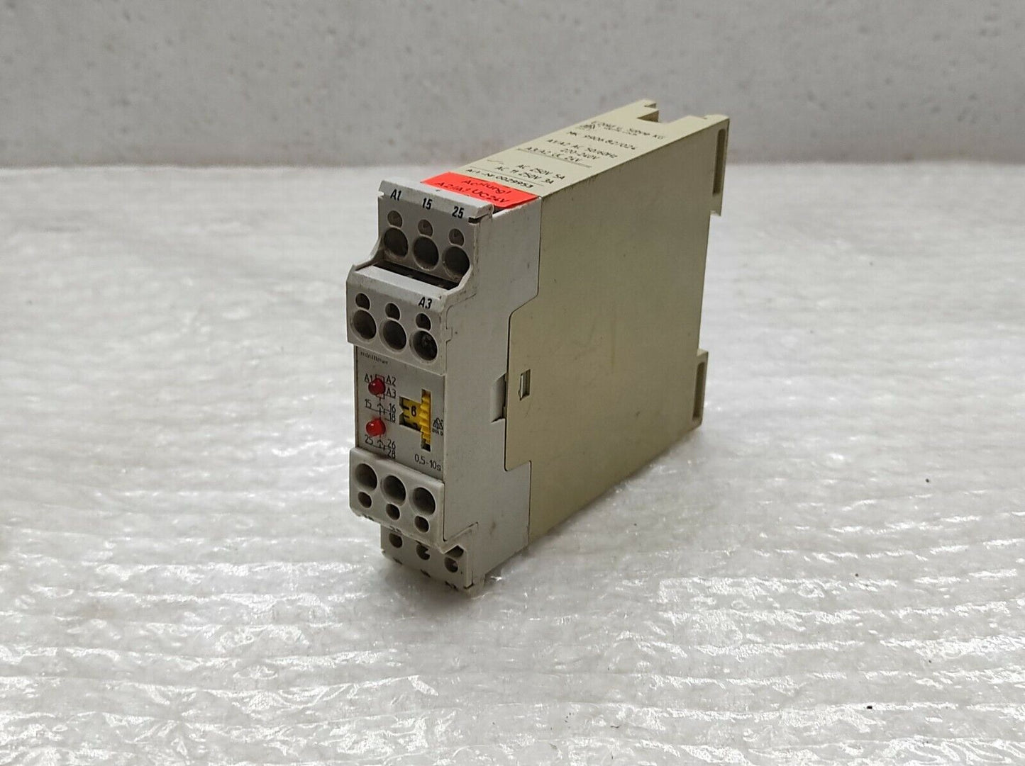 Dold MK 9906.82/024 Time Control Relay 220-240V AC/24V AC-DC MK9906.82/024
