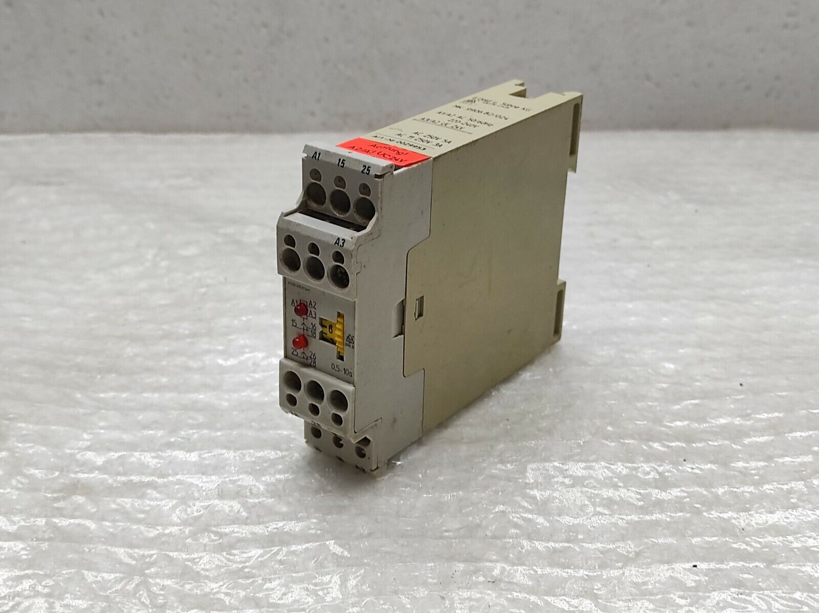 Dold MK 9906.82/024 Time Control Relay 220-240V AC/24V AC-DC MK9906.82/024