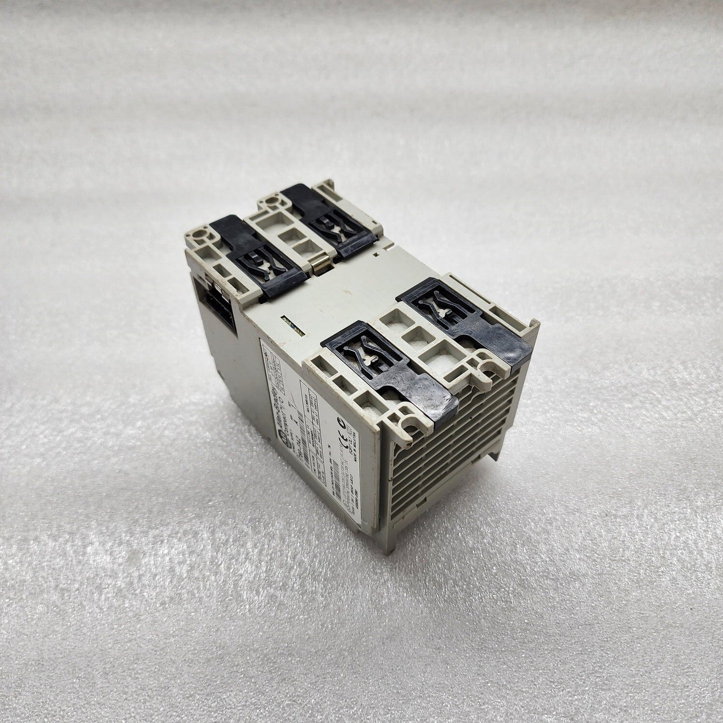 ALLEN BRADLEY CAT 1769-PA2 COMPACT I/O POWER SUPPLY