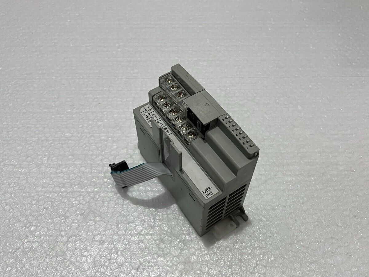 ALLEN BRADLEY CAT 1762-OB8 SER A SOLID STATE OUTPUT MODULE