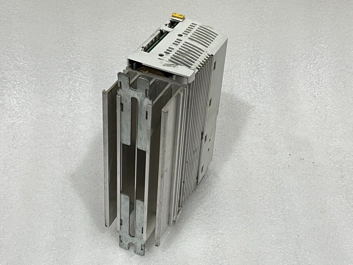LENZE 00457833 8200 VECTOR INVERTER E82EV751_2C FREQUENCY DRIVE 01030782 230/240