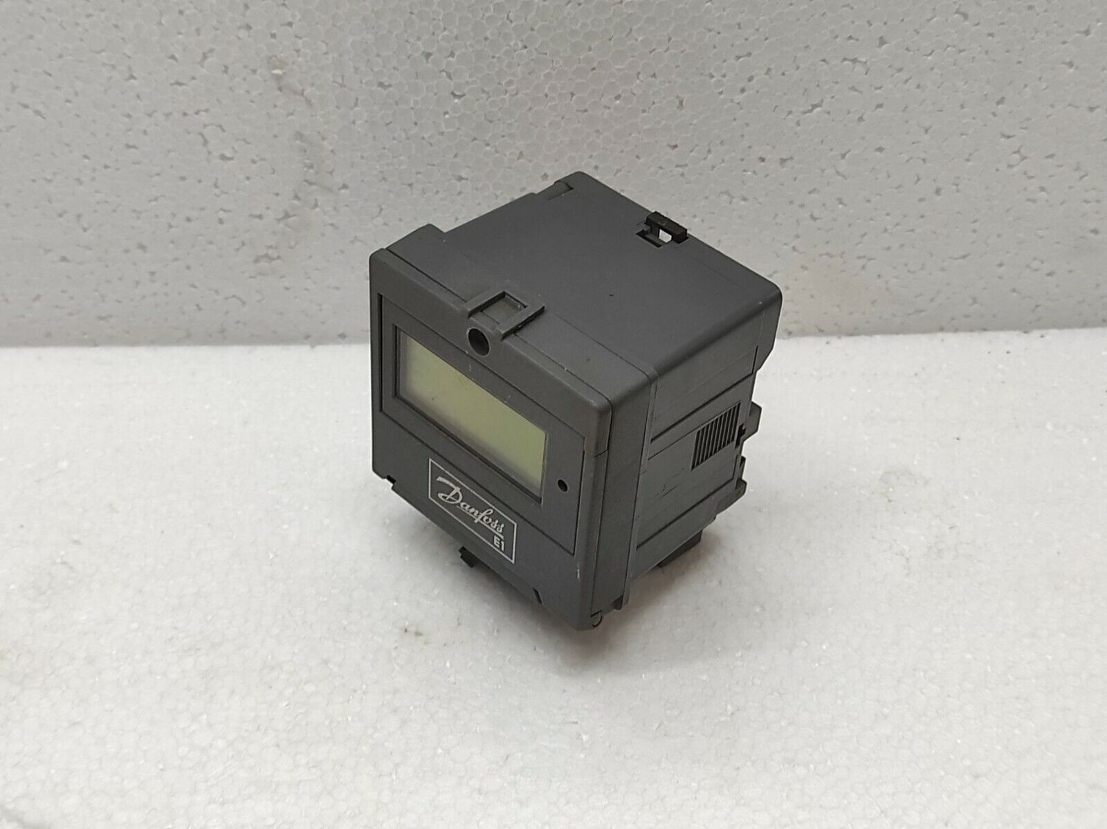 DANFOSS E1 ELECTRONIC TIME SWITCH 100/125 VAC