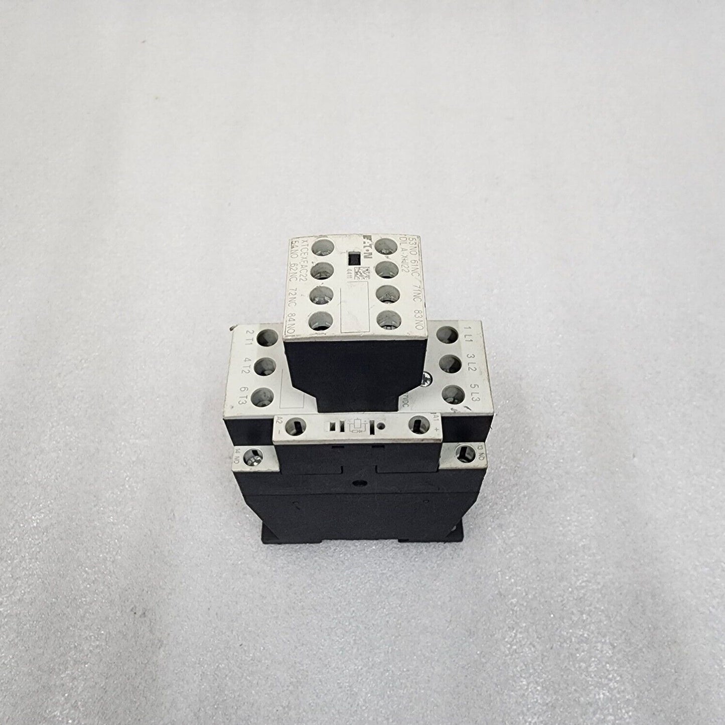 EATON DIL M17-10 3-POLE CONTACTOR XTCE018C10 24-27VDC XTCEXFAC22