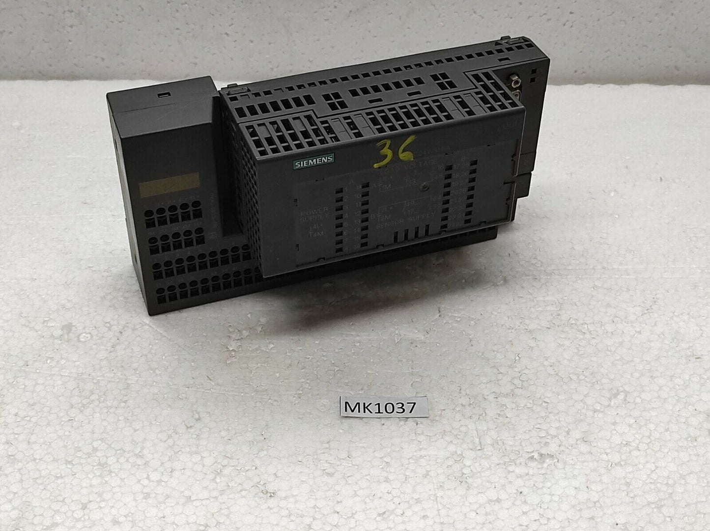 Siemens 6ES7 193-1CL00-0XA0 Terminal Block 6ES7 133-1BL01-0XB0 ET200L