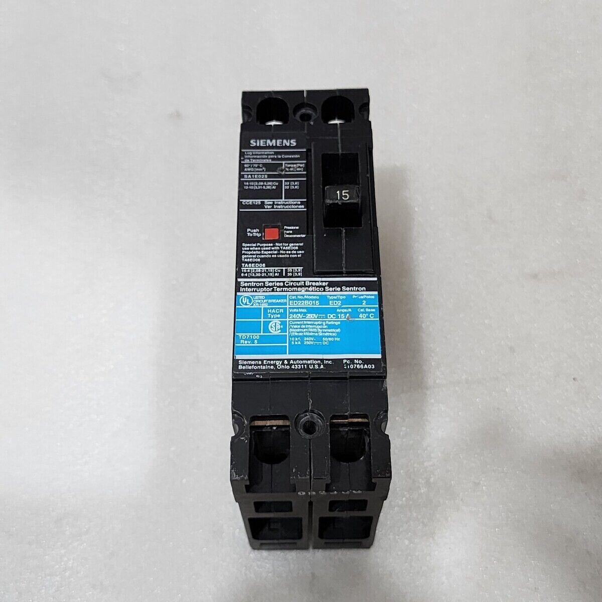 SIEMENS ED22B015 ED2 LOW VOLTAGE CIRCUIT BREAKER WITH LOAD LUG 15A