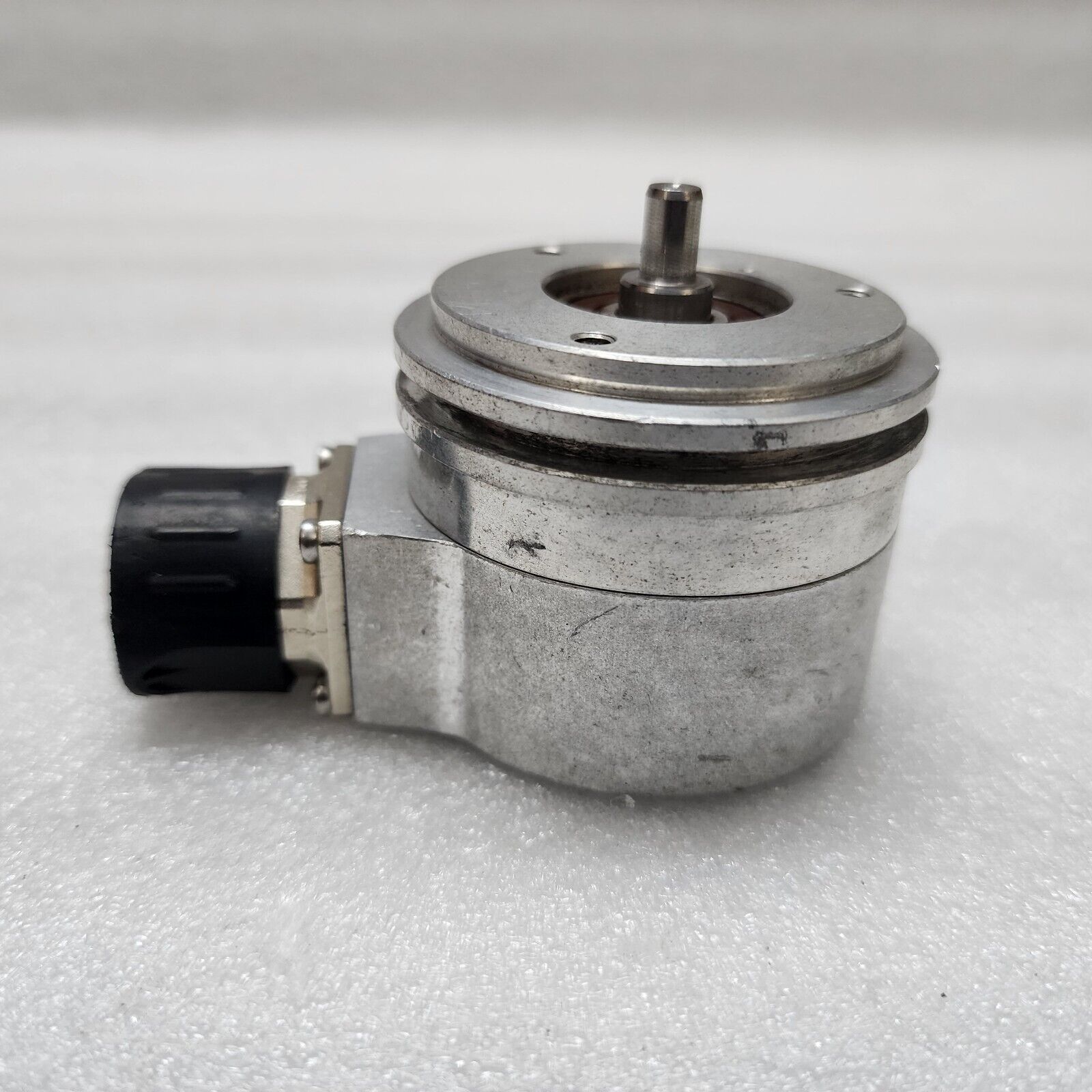 HEIDENHAIN ROD436150027S12-03 ENCODER 37683643 10-30V