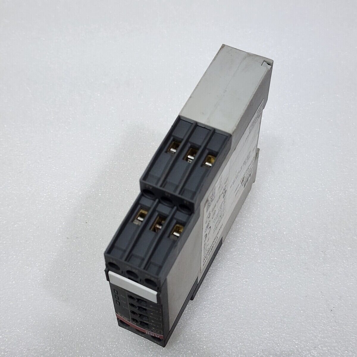 ABB CT-MFS.21S MULTIFUNCTION TIME RELAY 1SVR730010R0200 24-240VAC/DC