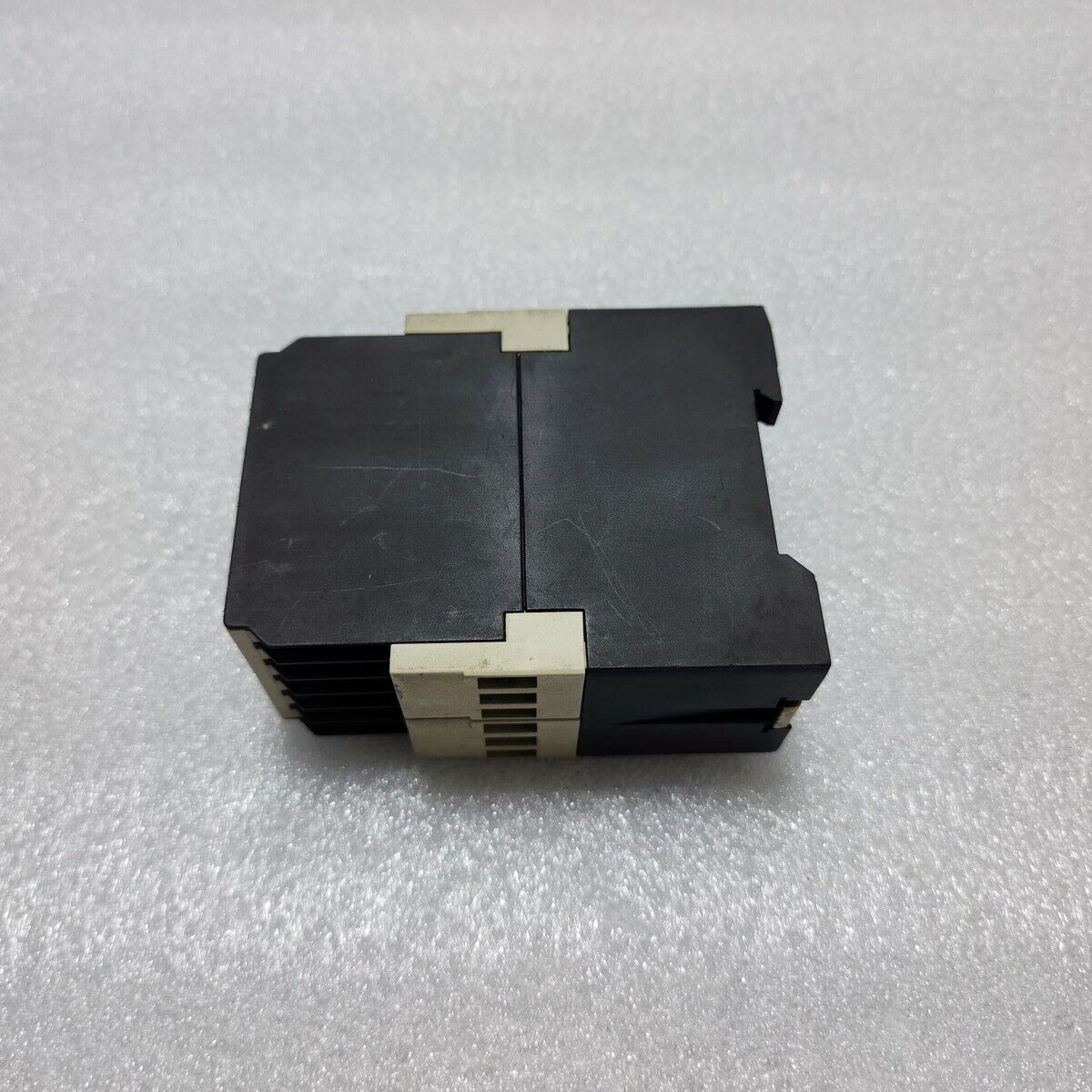 ENTRELEC SHIELE SRN CURRENT MONITORING RELAY 2.450.111.0 220-240V