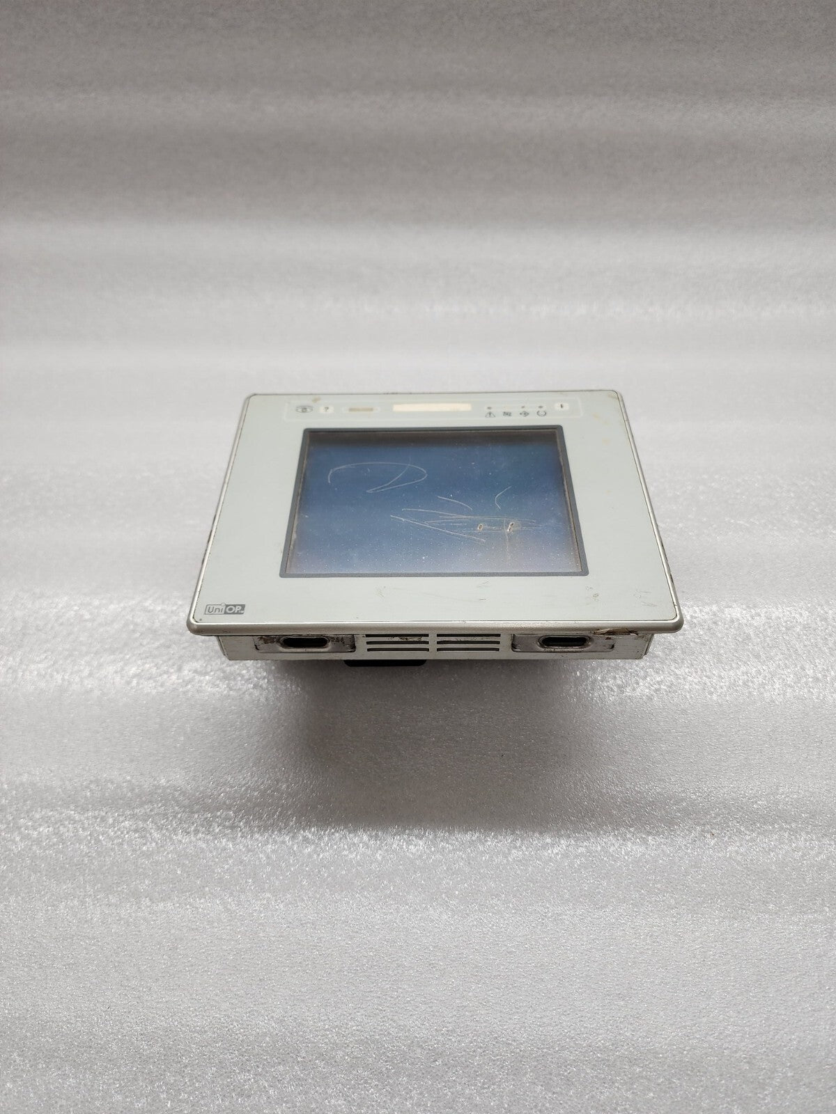 UNIOP ETOP05-0045 HMI OPERATOR PANEL 24VDC