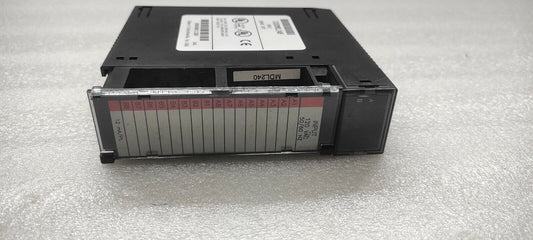 GE IC693MDL240F INPUT MODULE LOCK EDGE BROKEN CHECK THE PHOTOS PROPERLY