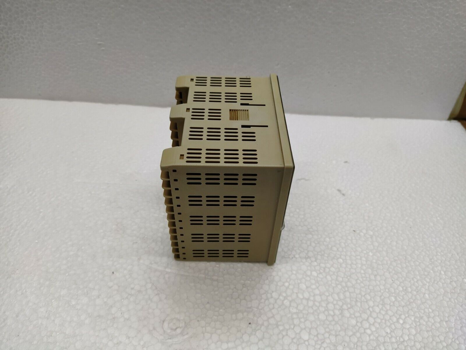 Yamatake SDC36 Digital Indicating Controller C36TC0UA1000 SDC 36 100-240V AC