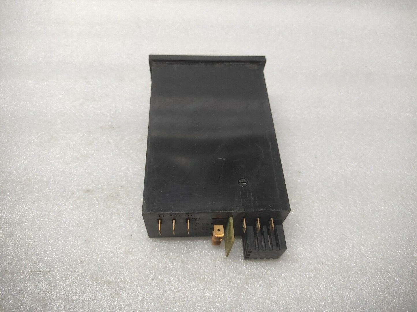 JUMO TRON HROW-48/DI-D3 TEMPERATURE CONTROLLER 220VAC PT100 0-399'C