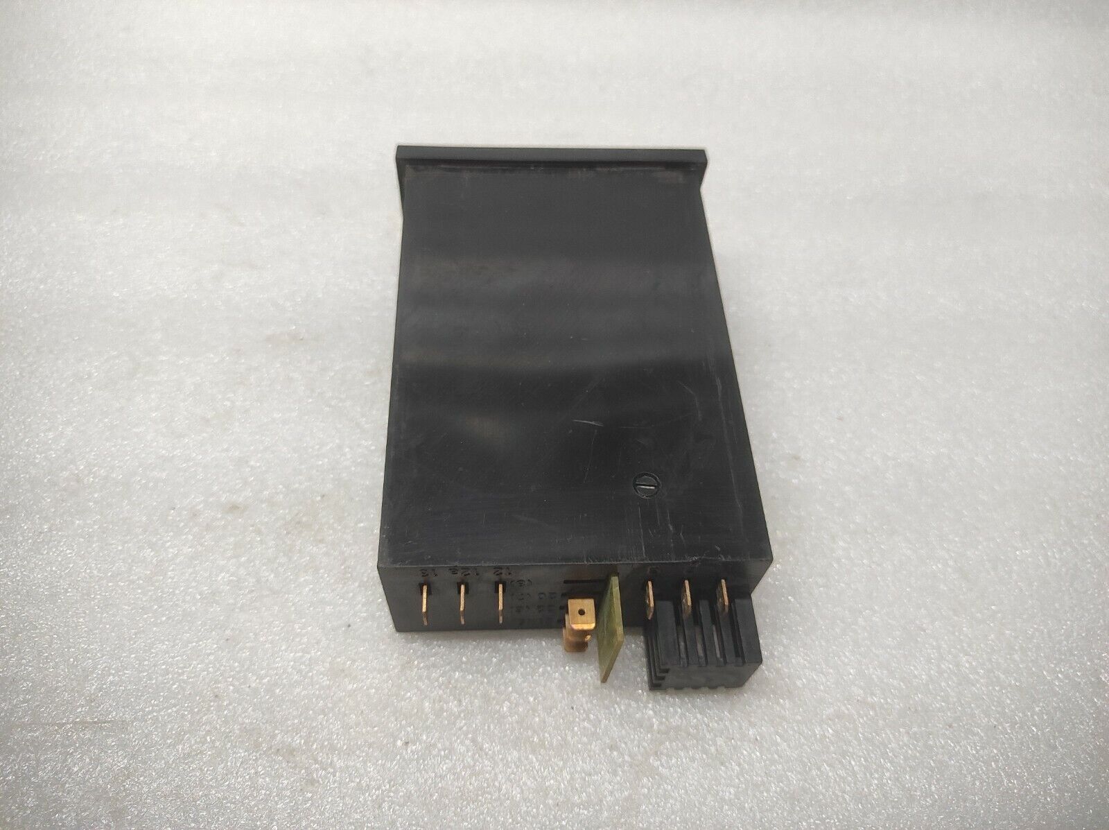 JUMO TRON HROW-48/DI-D3 TEMPERATURE CONTROLLER 220VAC PT100 0-399'C