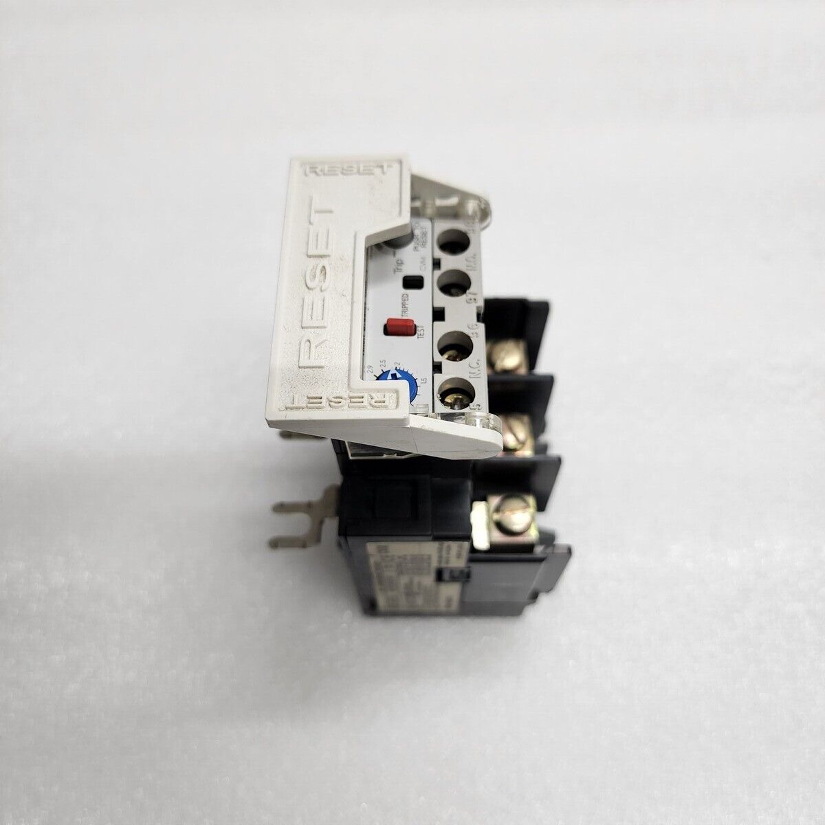 ALLEN BRADLEY CAT 592-A2DA SER A OVERLOAD RELAY 1.0-2.9A