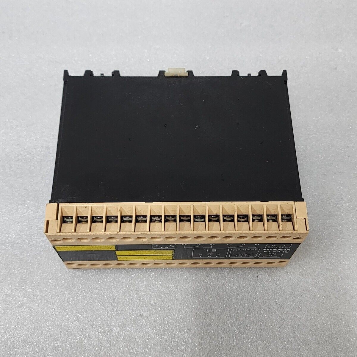 VISOLUX SLV-1K SAFETY RELAY 220VAC