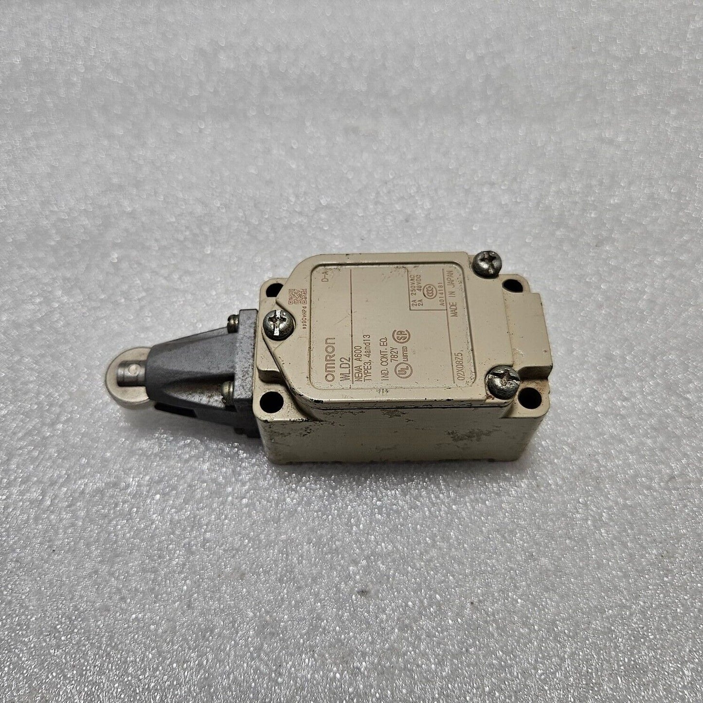 OMRON WLD2 LIMIT SWITCH 02X08Z5