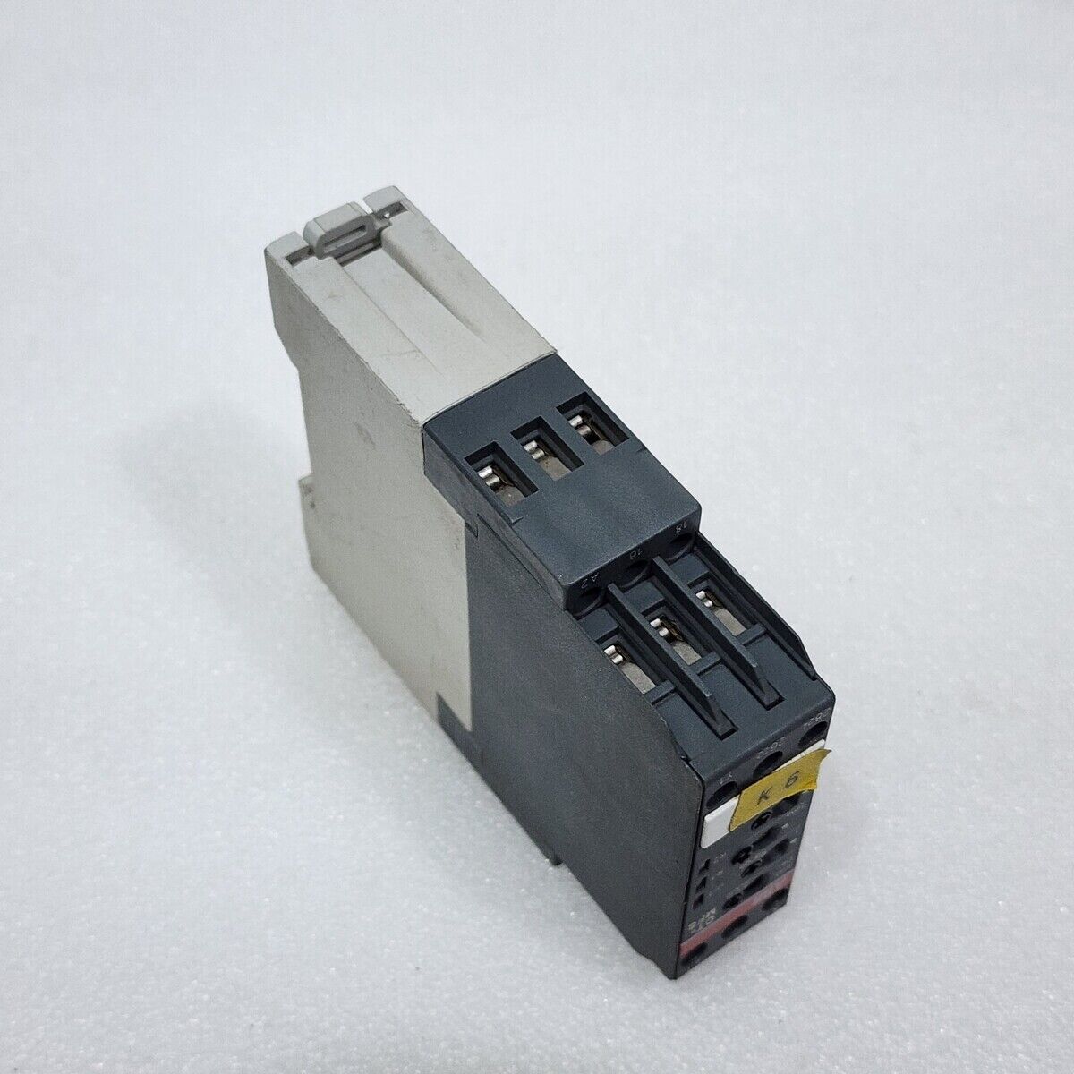 ABB CT-MFS.21 MULTIFUNCTION TIME RELAY 1SVR630010R0200 24-240VAC/DC