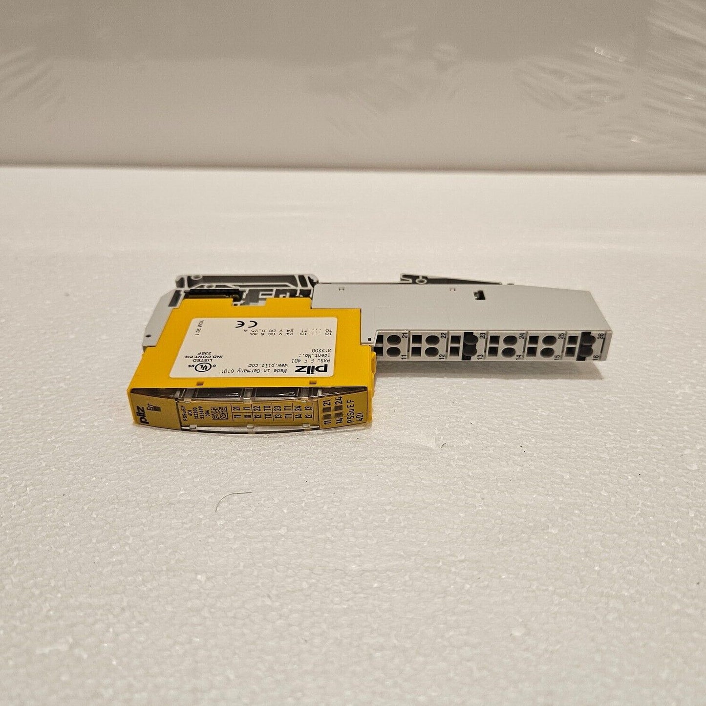 PILZ PSSU E F 4DI SAFE I/O MODULE 312200 LOT OF 4 UNIT