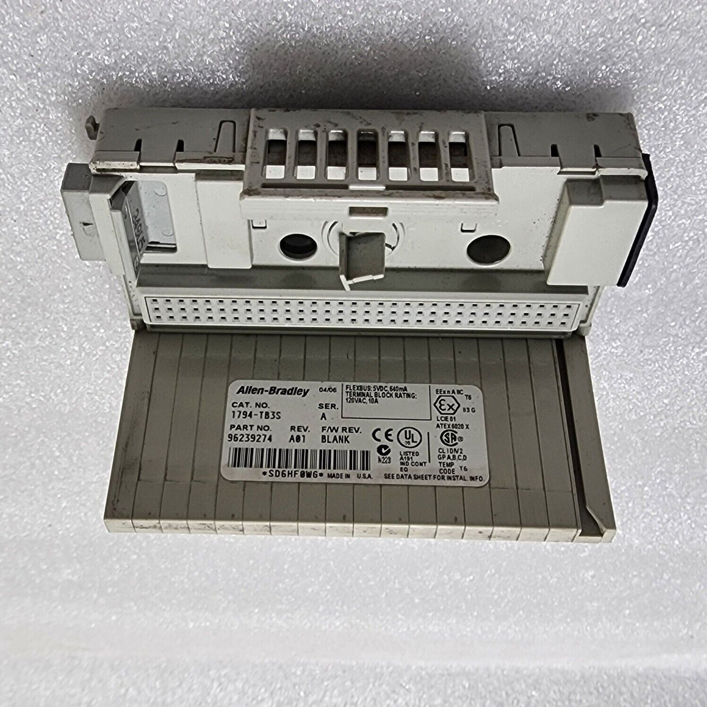 ALLEN BRADLEY CAT 1794-OB16 SER A 96221875 1794-TB3S
