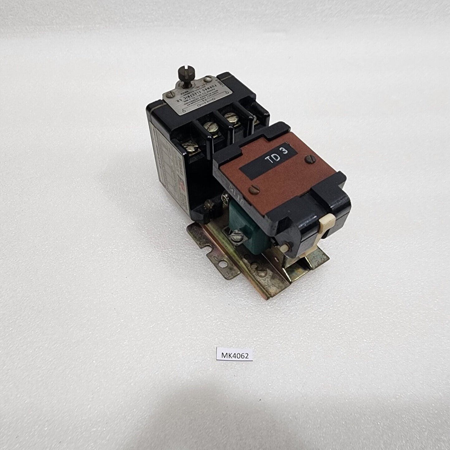 FURNAS ELECTRIC 55AA PNEUMATIC TIMER CONTACTOR 55BAIAF