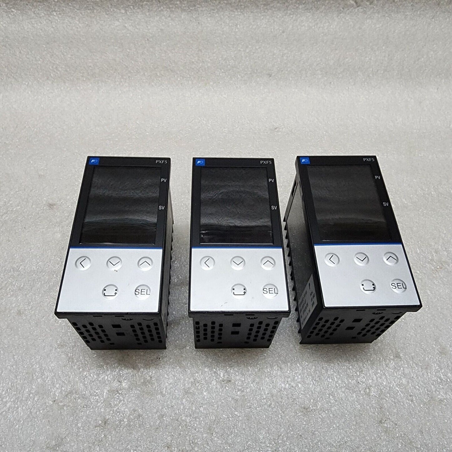 FUJI ELECTRIC PXF5AER2-FV100-P TEMPERATURE CONTROLLER 100-240VAC