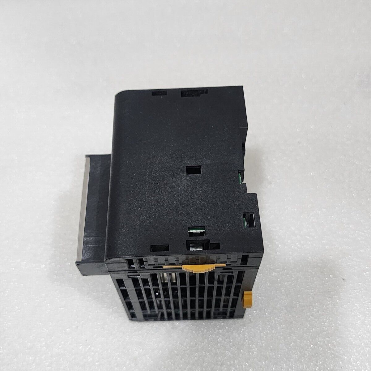 OMRON CJ1W-PA205R POWER SUPPLY UNIT 100-240V