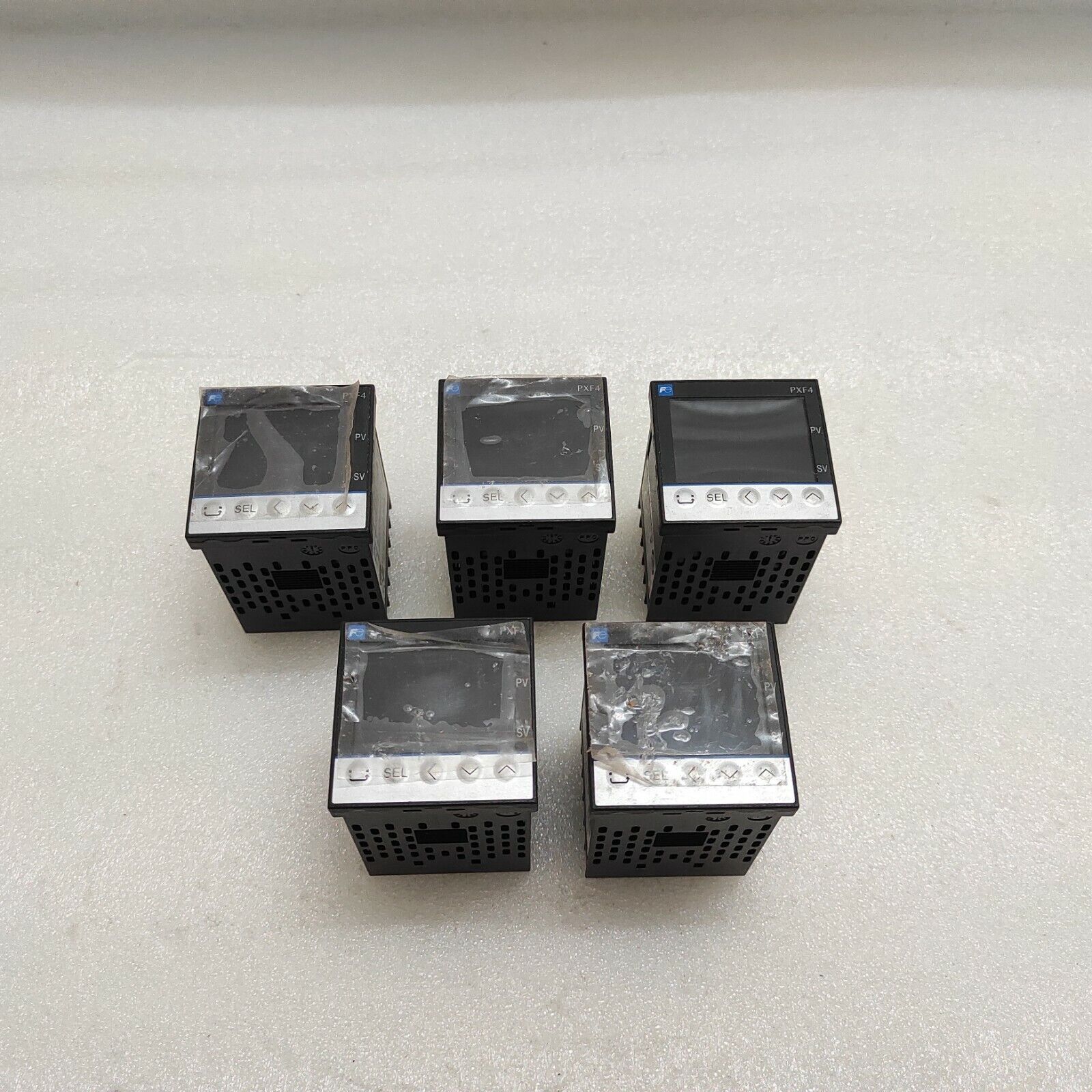 FUJI ELECTRIC PXF4 TEMPERATURE CONTROLLER PXF4ABA2-FV100-P 100-240V 48X48 MM