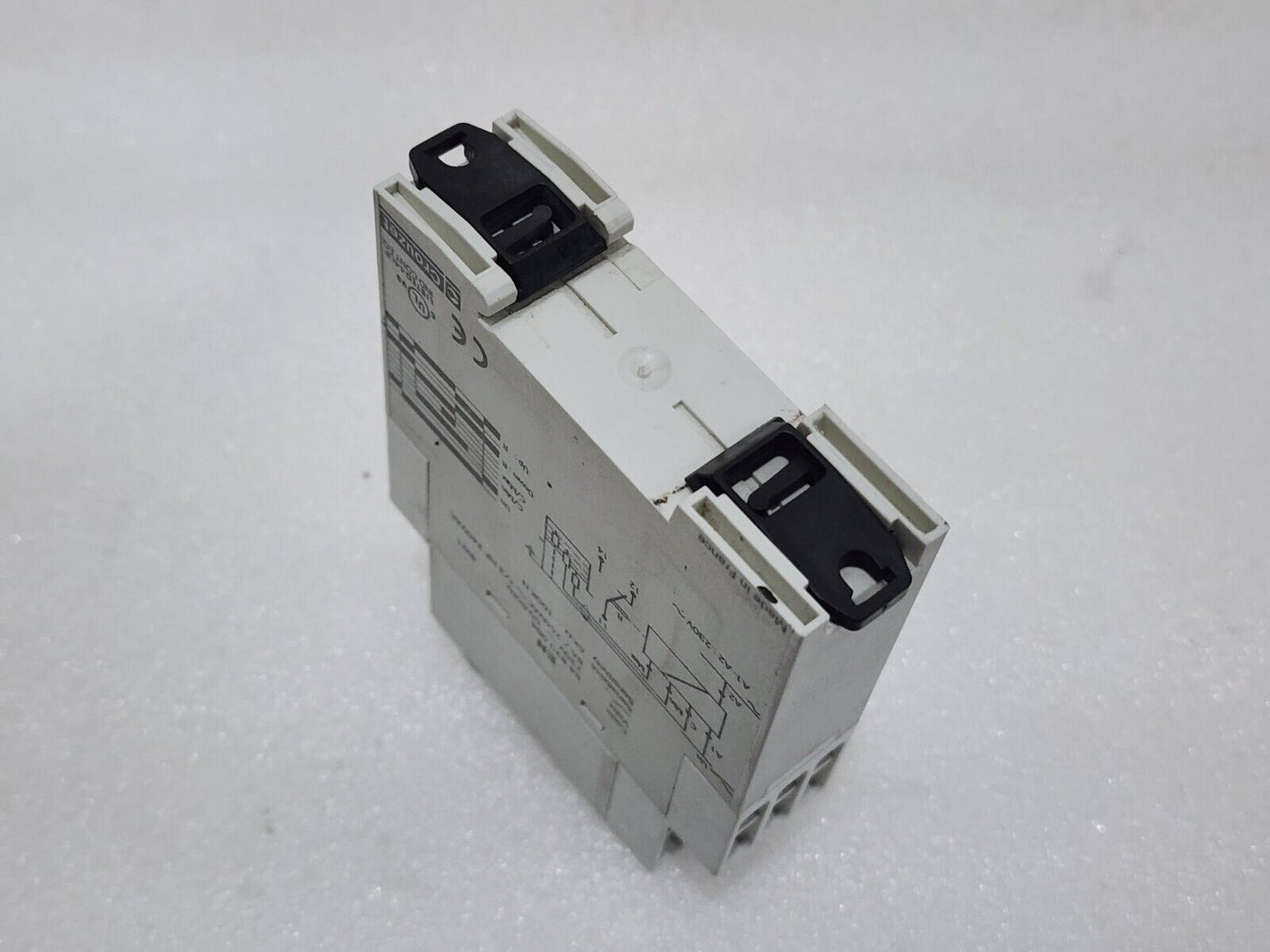 CROUZET 84870004 LIQUID LEVEL CONTROLLER 230VAC