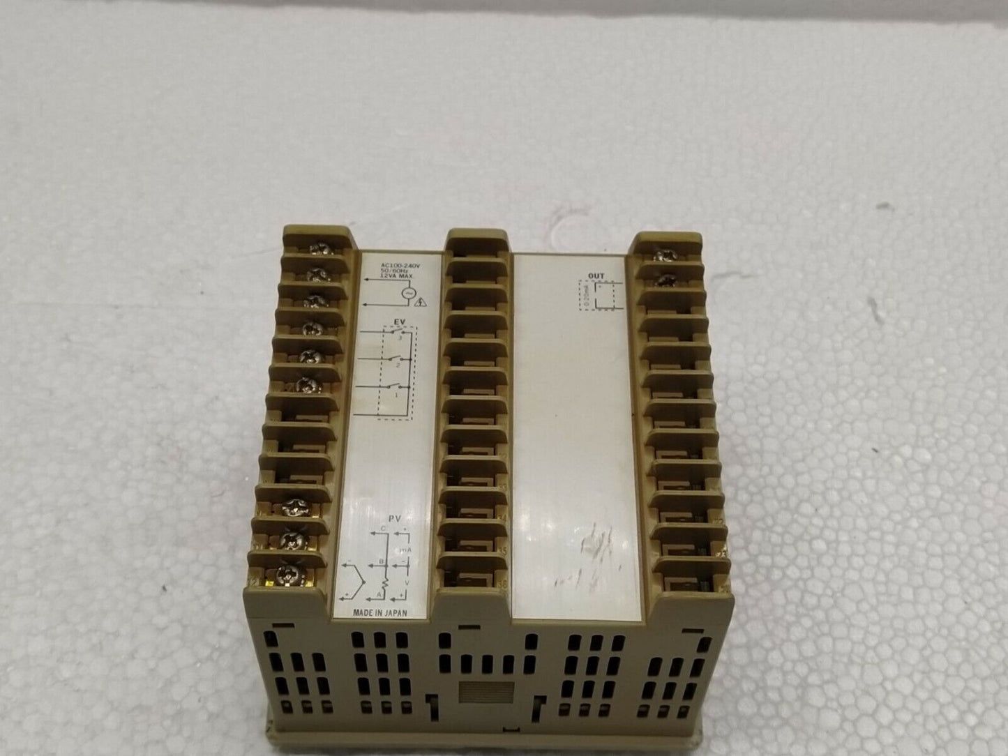 Yamatake SDC36 Digital Indicating Controller C36TC0UA1000 SDC 36 100-240V AC