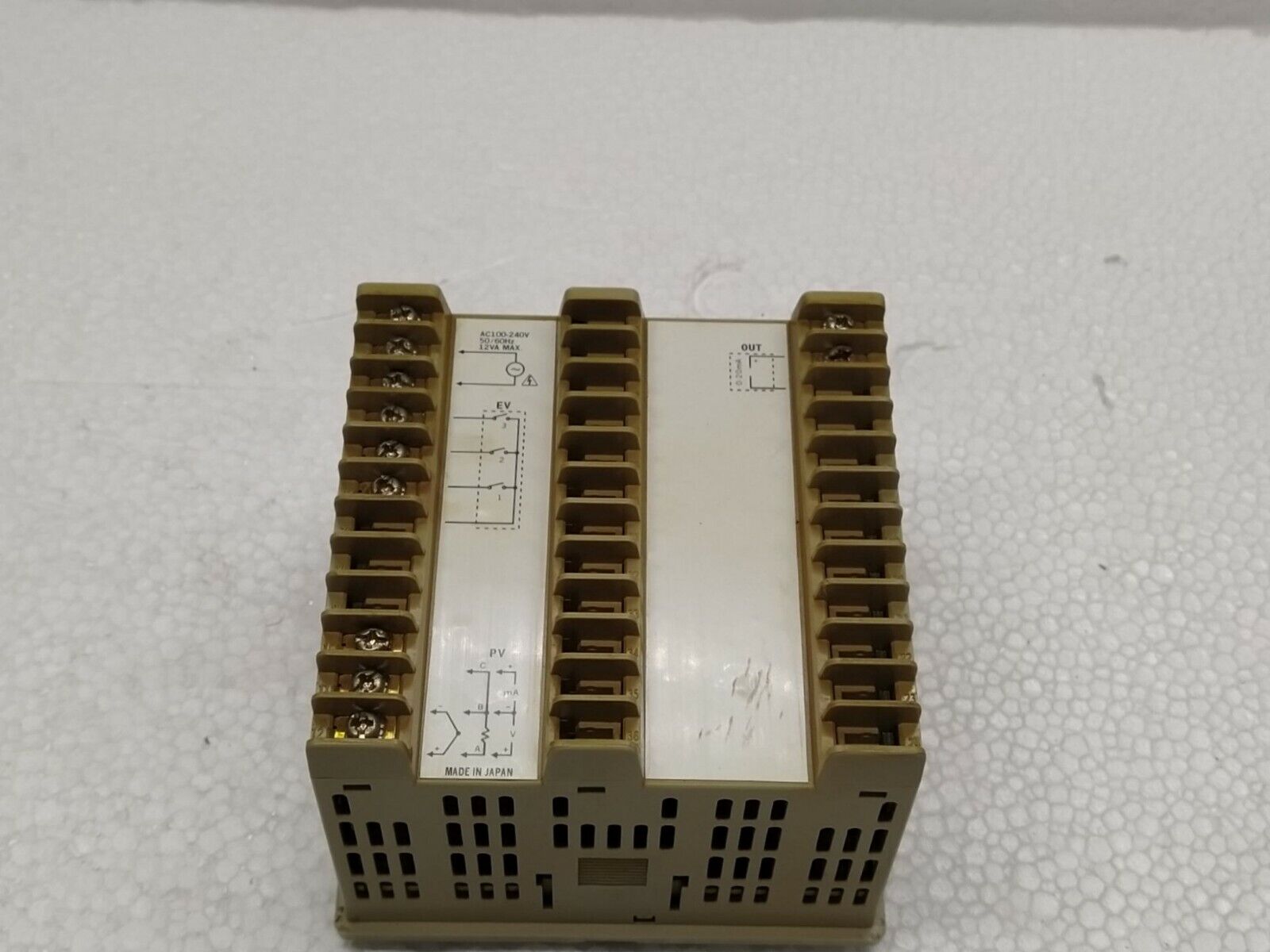 Yamatake SDC36 Digital Indicating Controller C36TC0UA1000 SDC 36 100-240V AC