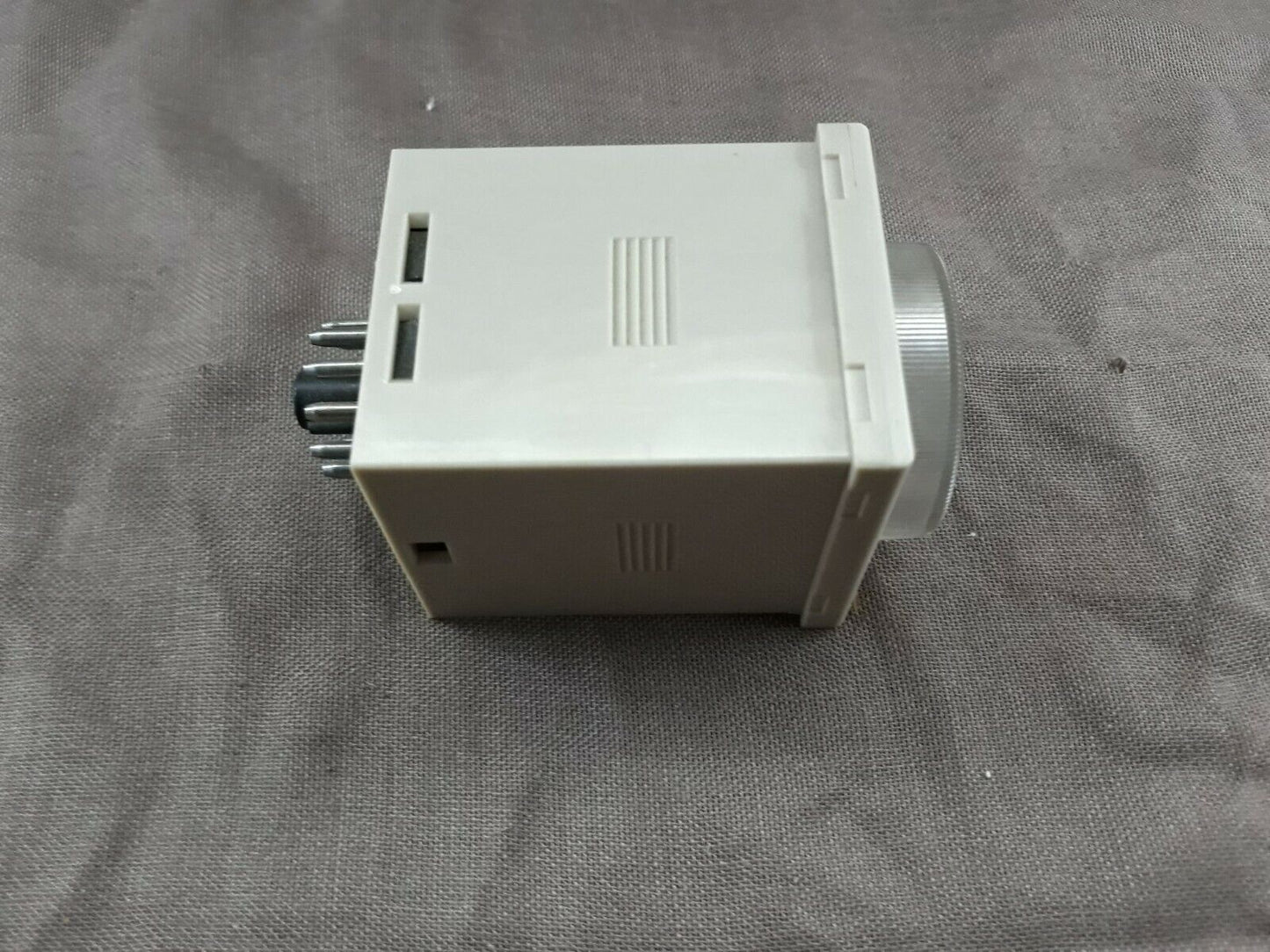 T&B H3CR-A Timer 100-240 VAC