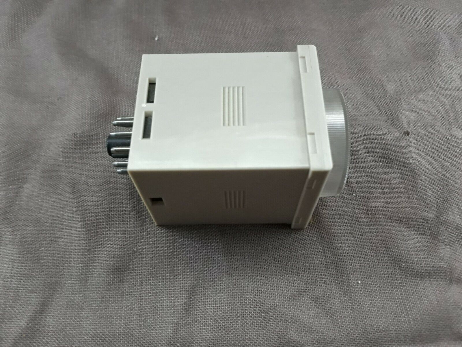 T&B H3CR-A Timer 100-240 VAC