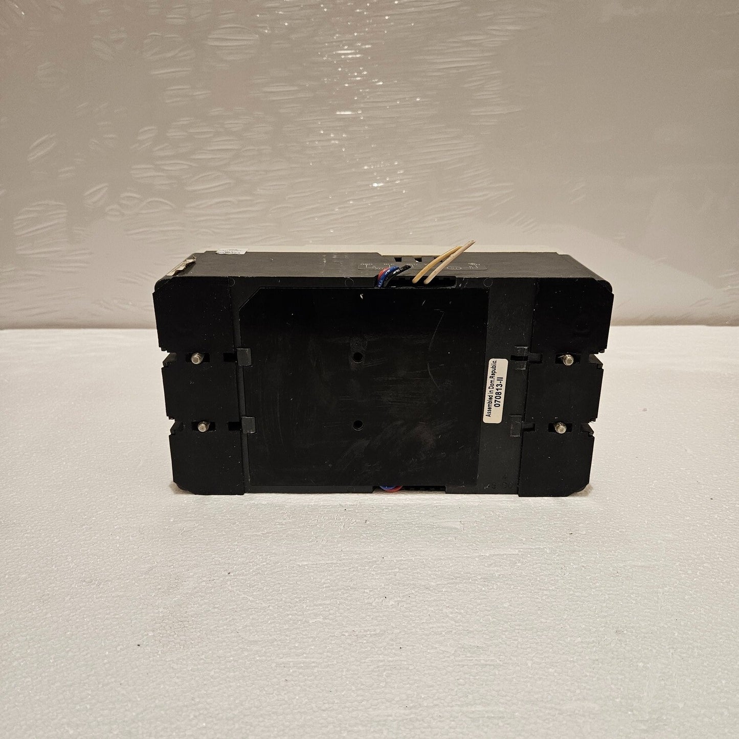 EATON KDB3300W 3-POLE CIRCUIT BREAKER 300A TRIP UNIT KT3300T