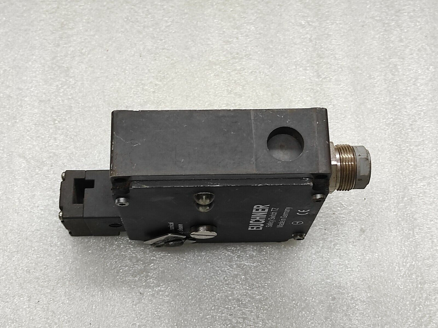 EUCHNER TZ2LE024SR6 SAFETY SWITCH 049159 230V/24VDC 6A