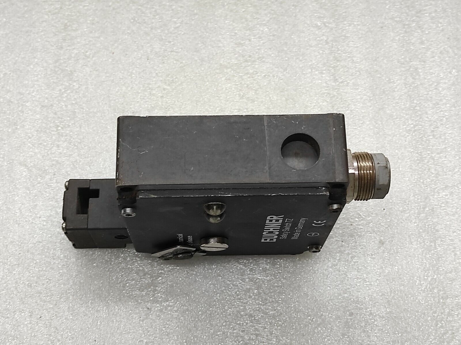 EUCHNER TZ2LE024SR6 SAFETY SWITCH 049159 230V/24VDC 6A