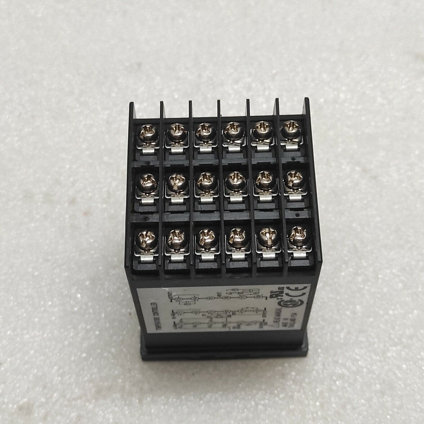 FUJI ELECTRIC PXF4 TEMPERATURE CONTROLLER PXF4AEA2-1VM00-P 100-240VAC