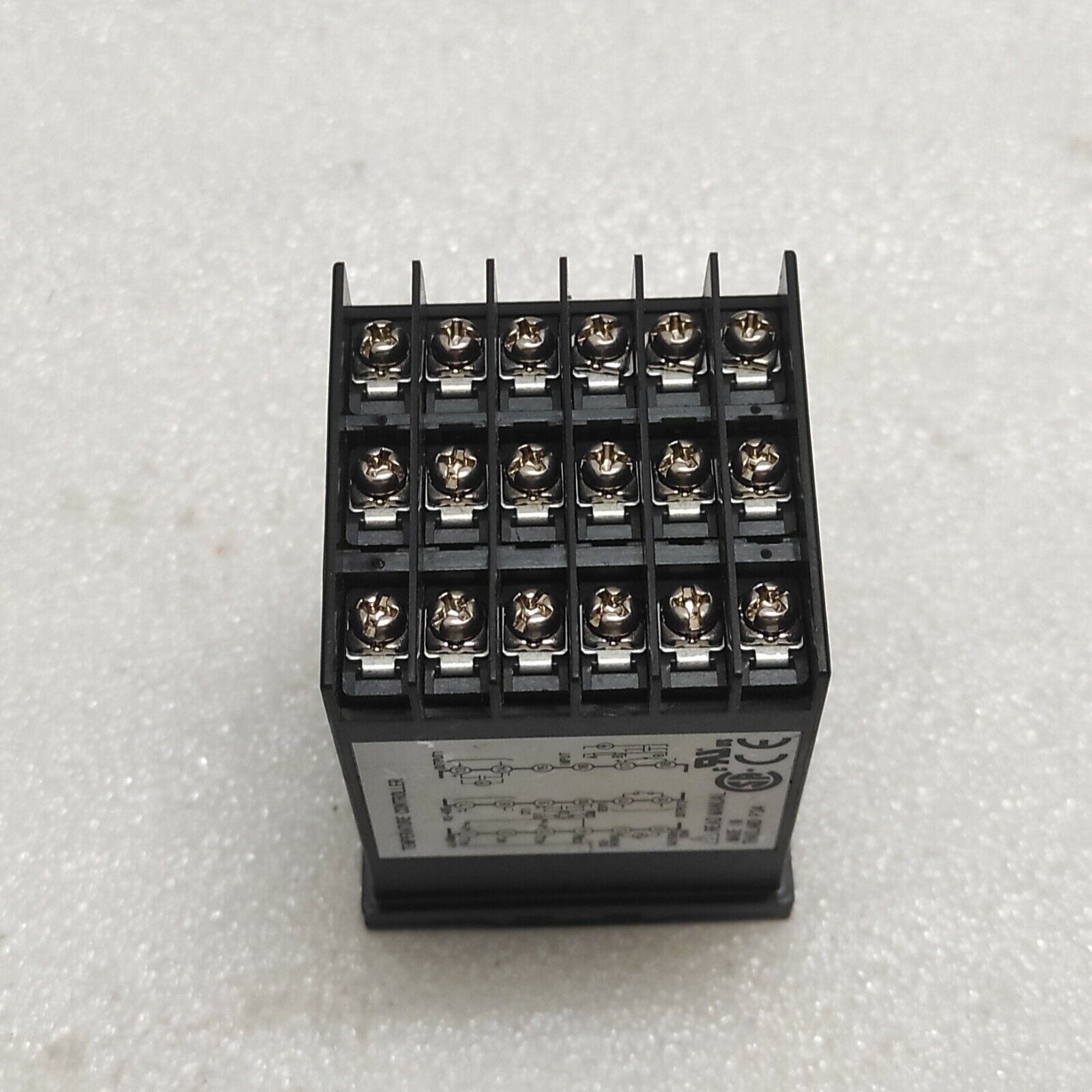 FUJI ELECTRIC PXF4 TEMPERATURE CONTROLLER PXF4AEA2-1VM00-P 100-240VAC