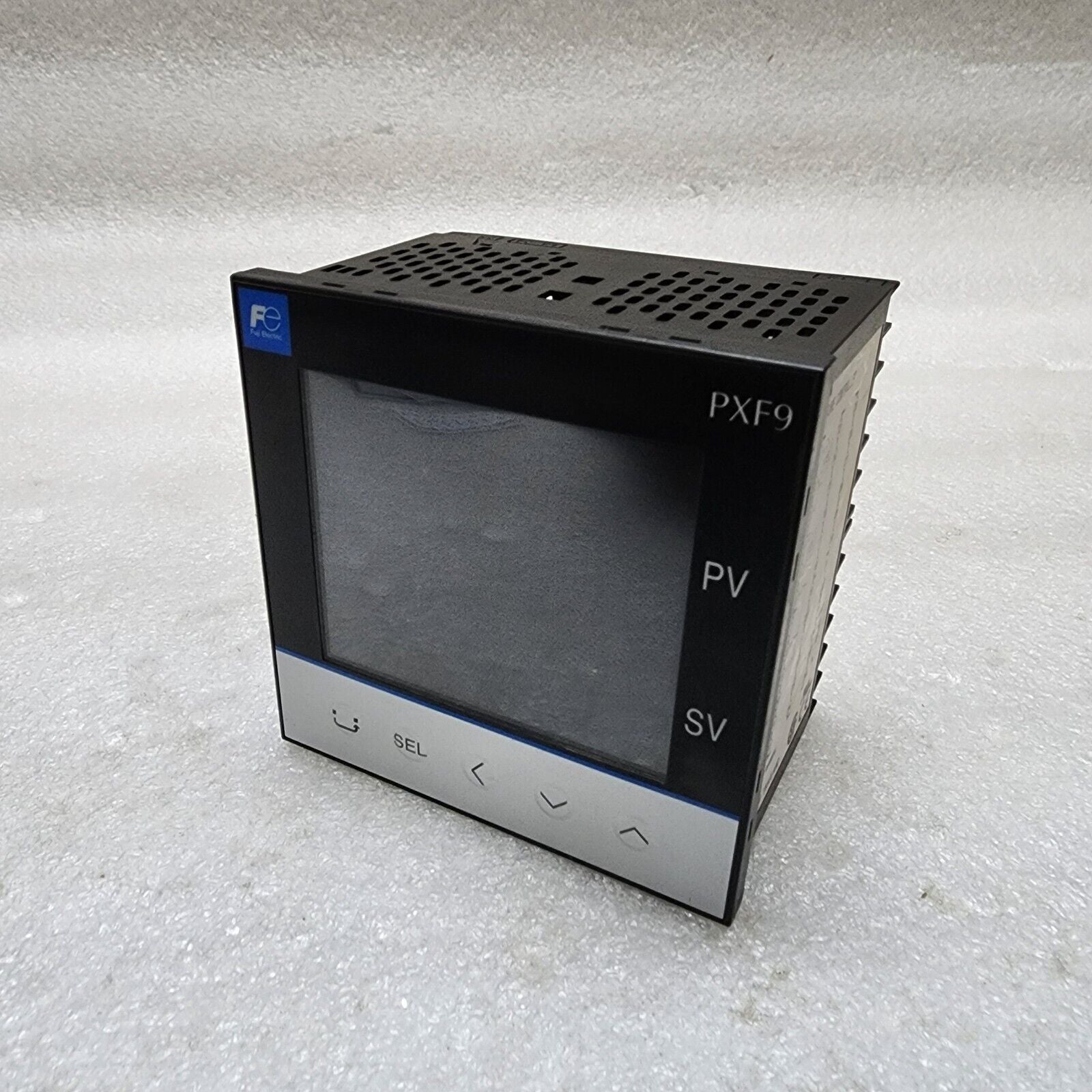 FUJI ELECTRIC PXF9AEY2-0V100 TEMPERATURE CONTROLLER 100-240VAC