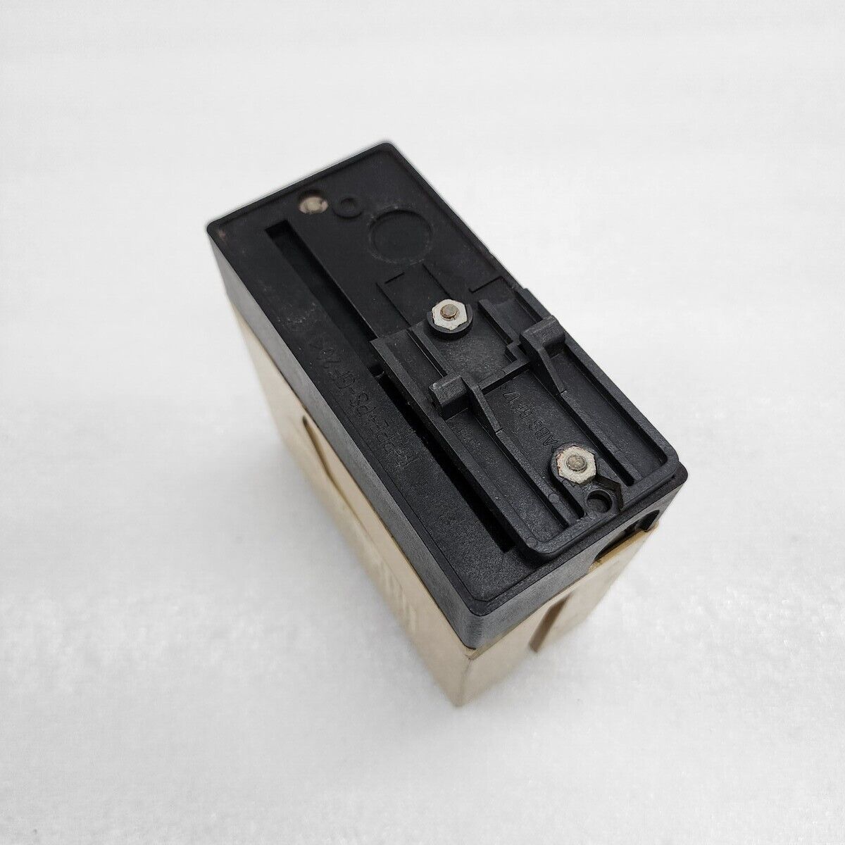 GESTRA NRS 1-7B 115V NRS 1-7 TUV WB 05-354 BOILER LEVEL SWITCH BODY BROKEN