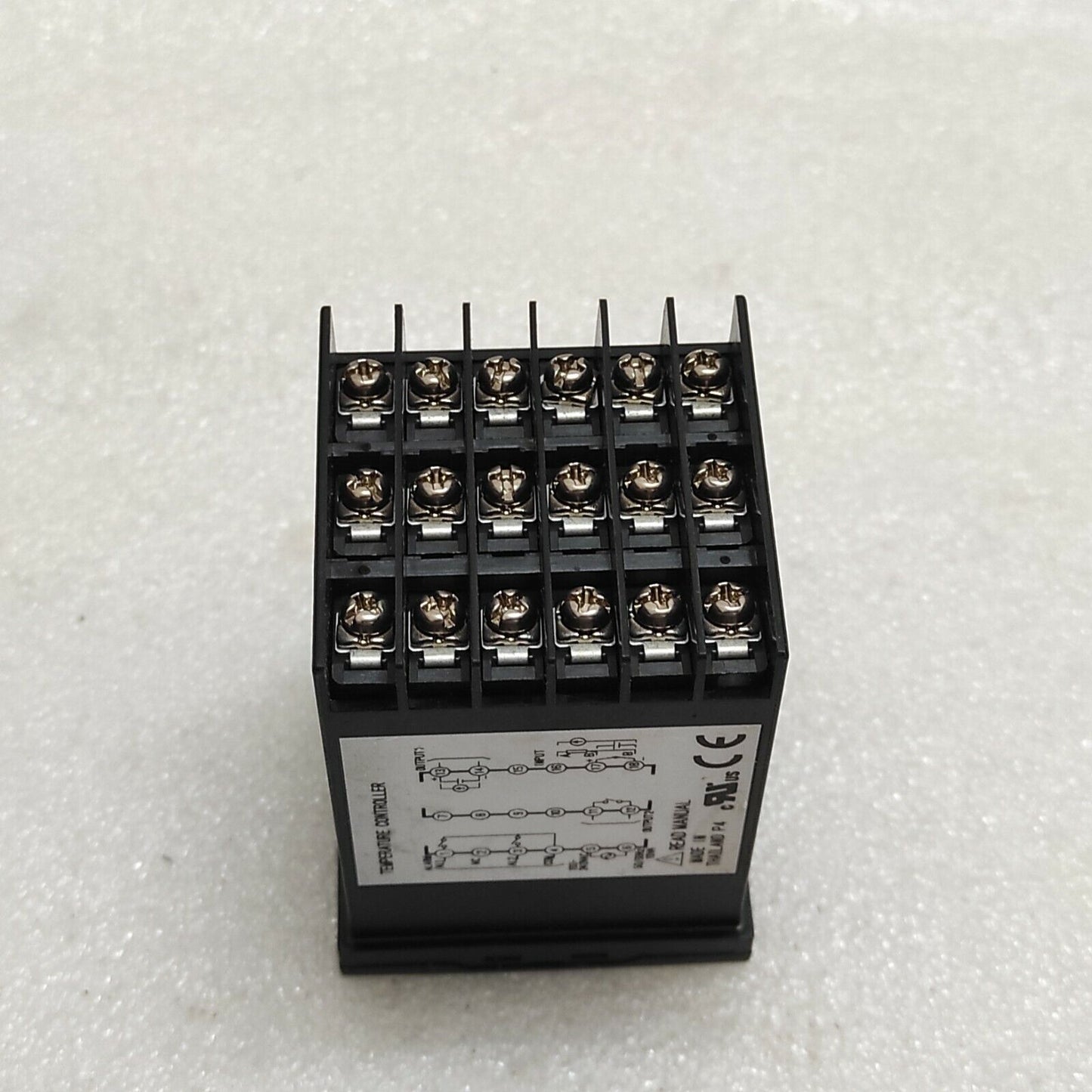 FUJI ELECTRIC PXF4 TEMPERATURE CONTROLLER PXF4AEA2-1VY00-P 100-240V 48X48MM