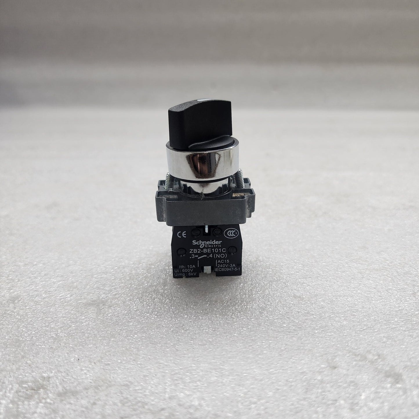 SCHNEIDER ELECTRIC ZB2-BE101C CONTACT BLOCK SELECTOR SWITCH XB2BD33