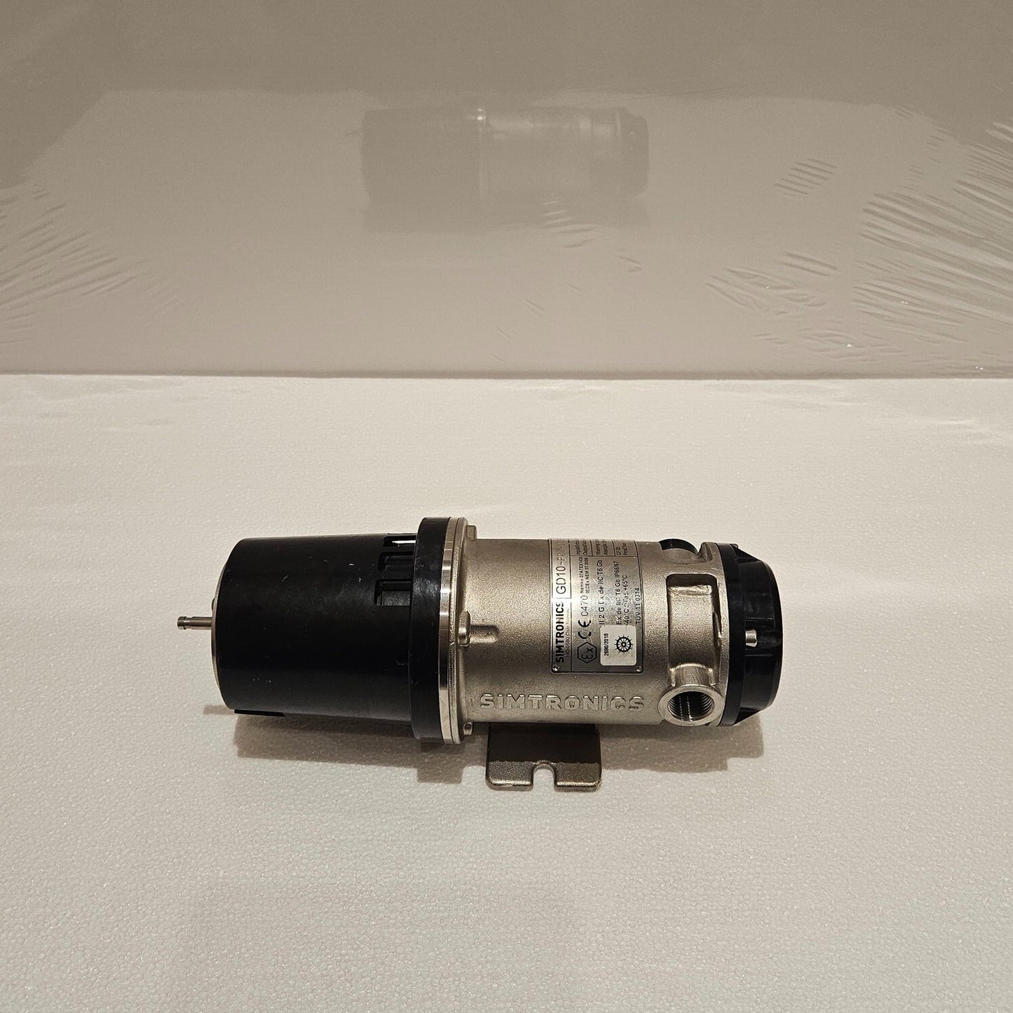 SIMTRONICS GD10-P00-17DG-OXH-00 INFRARED POINT GAS DETECTOR