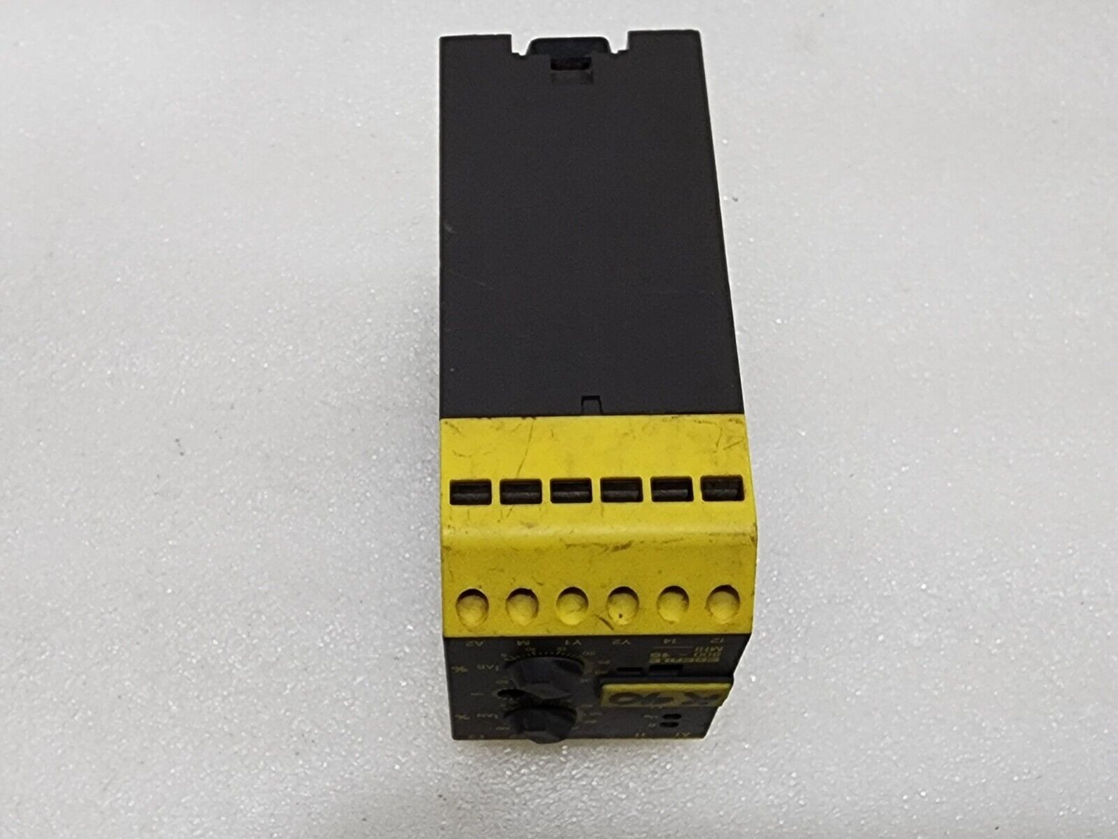 EBERLE 80015144100 CURRENT MONITORING RELAY 230V
