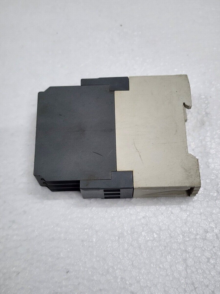 ABB CT-ERS.22 ON DELAY TIME RELAY 1SVR630100R3300 24-240VAC/24-48VDC